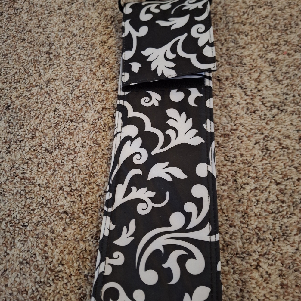 Thirty-One Black and White Wine Insulated Tote Bag